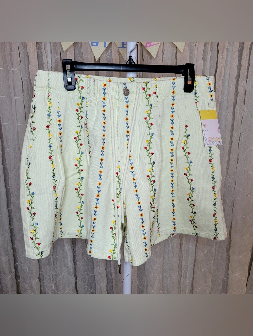 Netural Ground 100% Cotton Floral High Rise Drawstring Shorts L